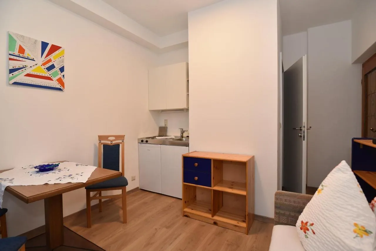 Pm-Apart Ries Rosina Graz